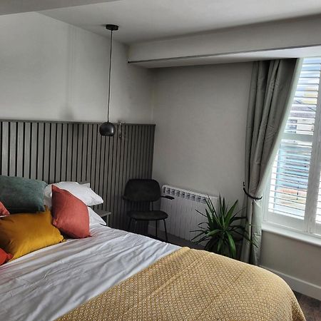 Sgwar Hotel Menai Bridge Bagian luar foto